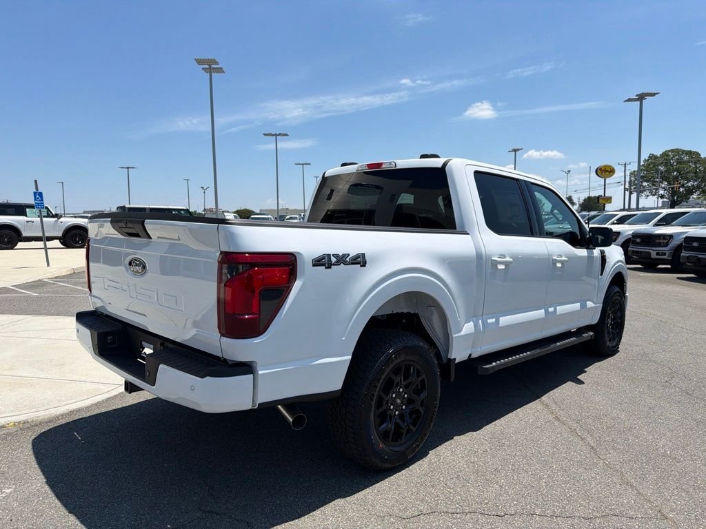 New 2026 Oxford White Ford XLT image 3