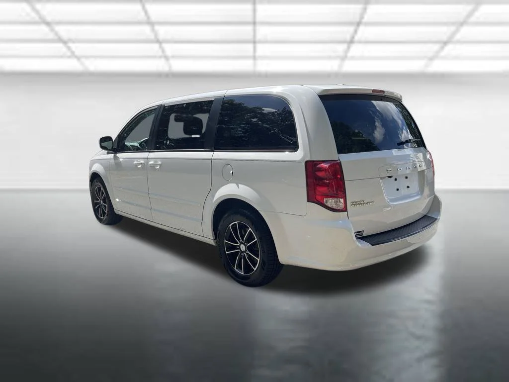 Used 2017 White Dodge SE Plus image 3