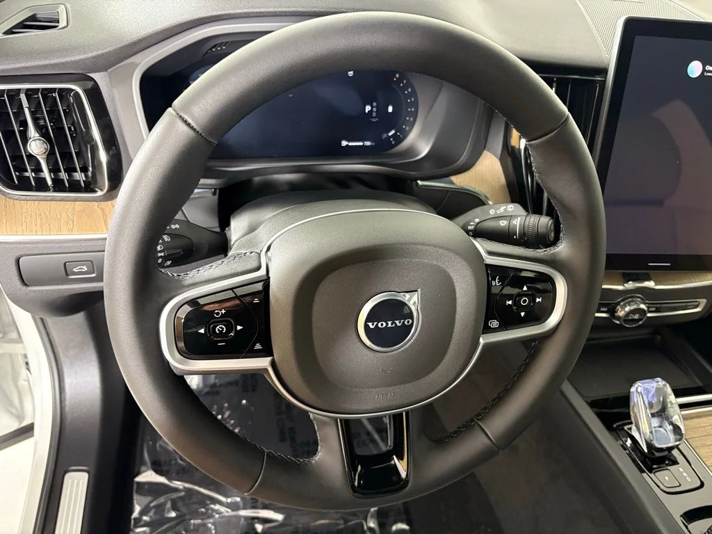 2026 Volvo XC60 Plus - Photo 19