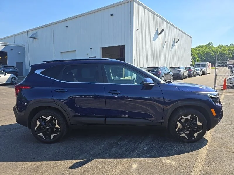 Used 2024 Blue Kia EX image 9