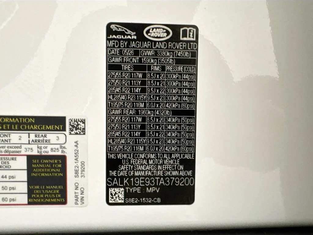 New 2026 Ostuni Pearl White Land Rover Autobiography image 34
