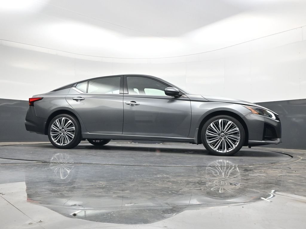 Used 2023 Gray Nissan 2.5 SL image 42