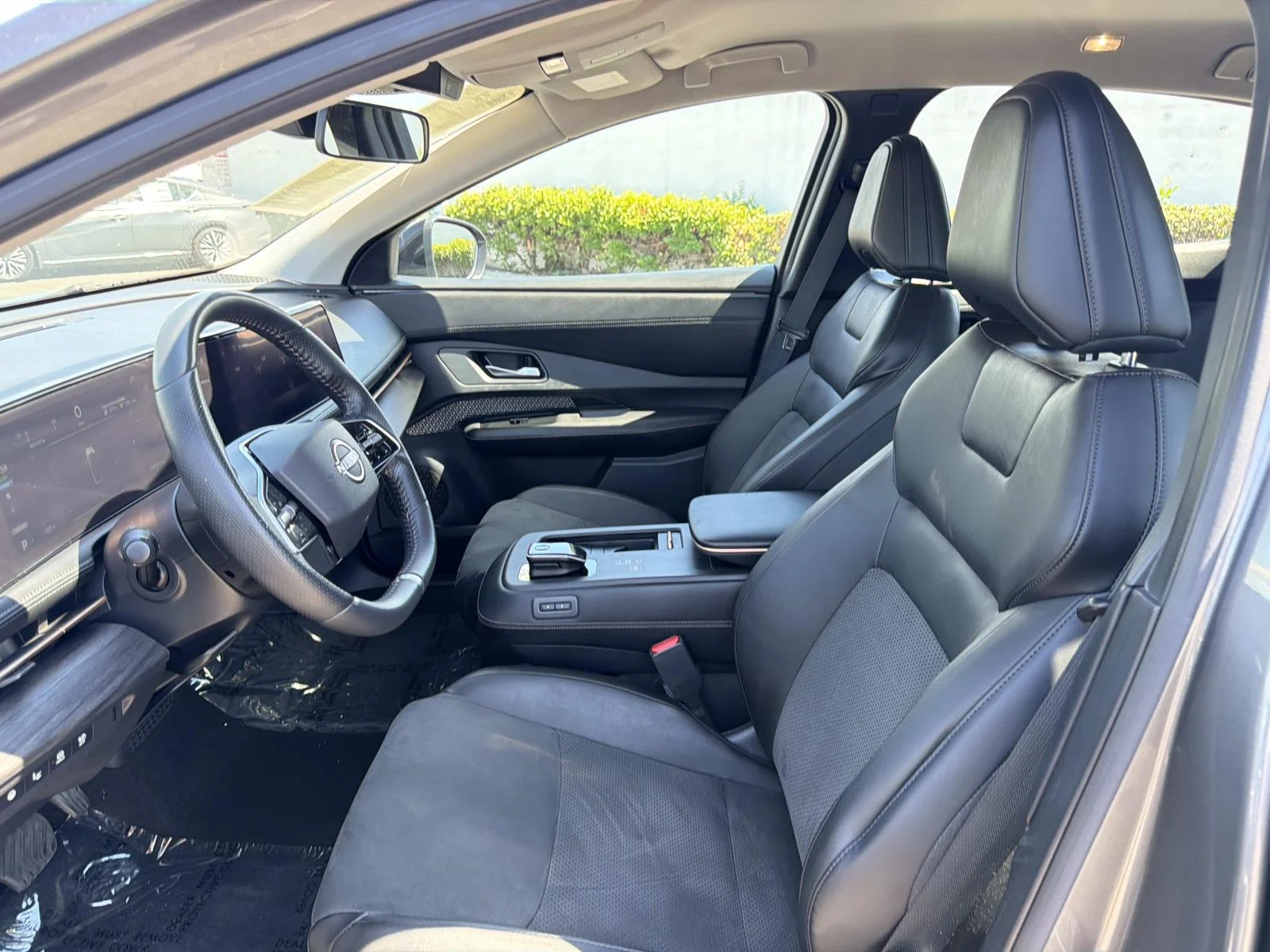 Used 2023 GUN METALLIC Nissan ENGAGE image 22