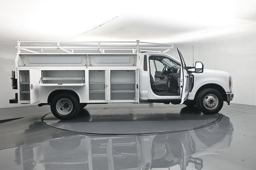 New 2026 Oxford White Ford XL image 4