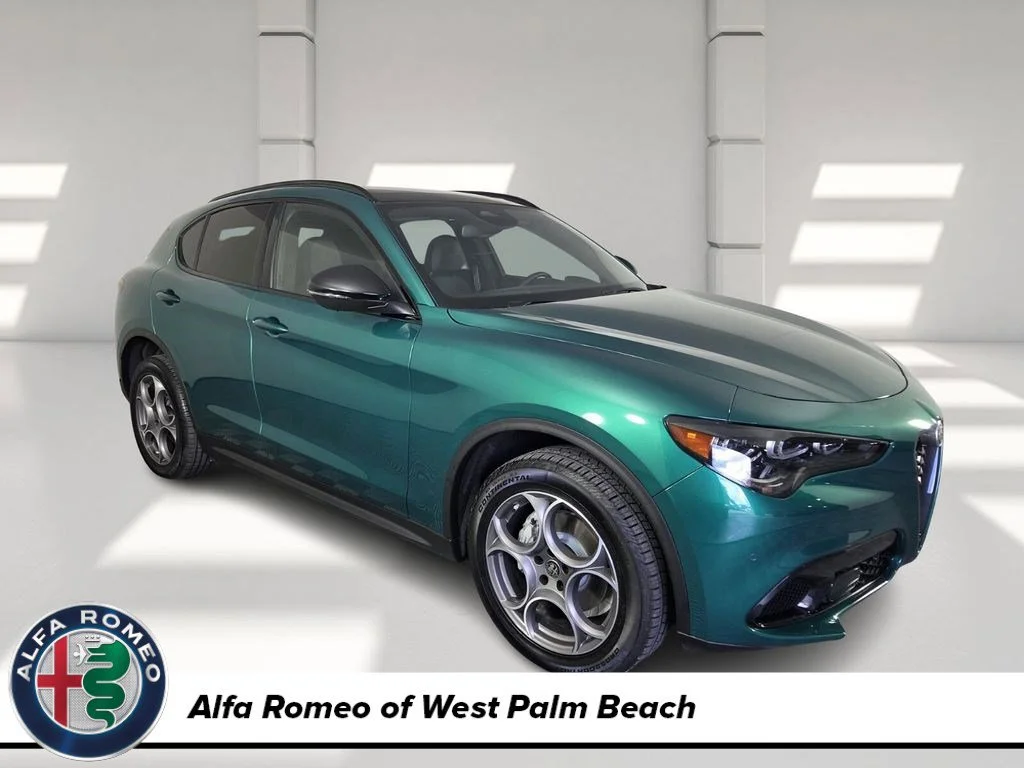 2025 Alfa Romeo Stelvio Stelvio AWD's photo