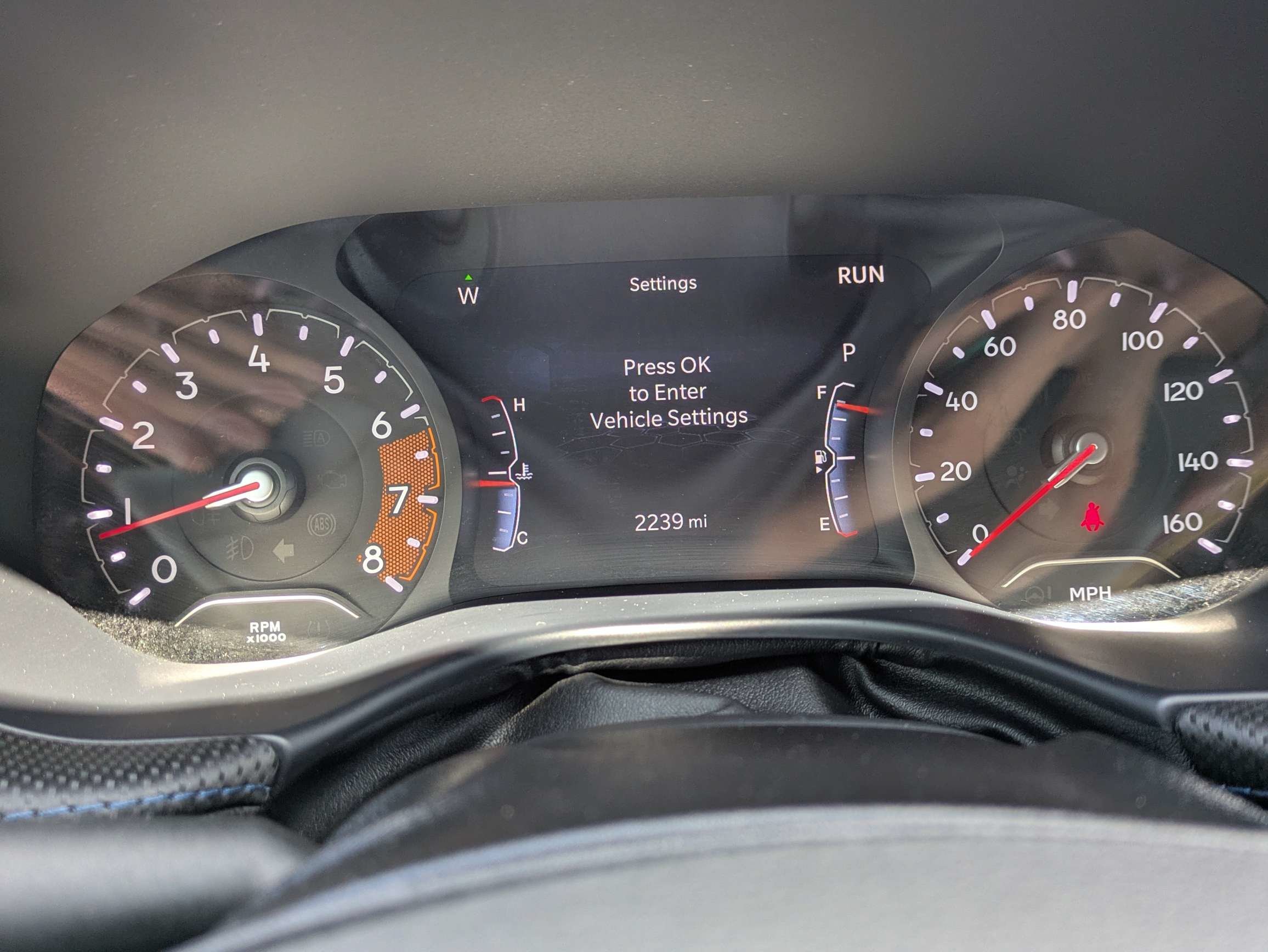 Used 2025 Red Hot Pearlcoat Jeep Latitude image 33