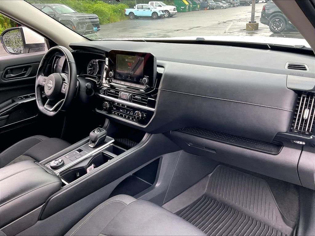 Used 2023 Pearl White Tricoat Nissan SV image 13