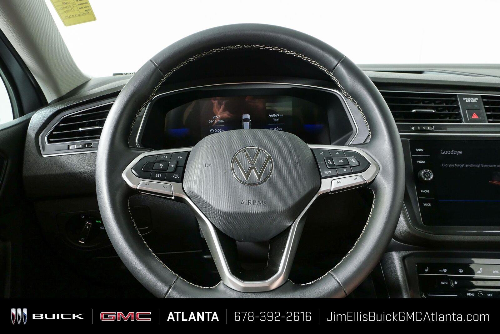Used 2024 Pyrite Silver Metallic Volkswagen SE image 9