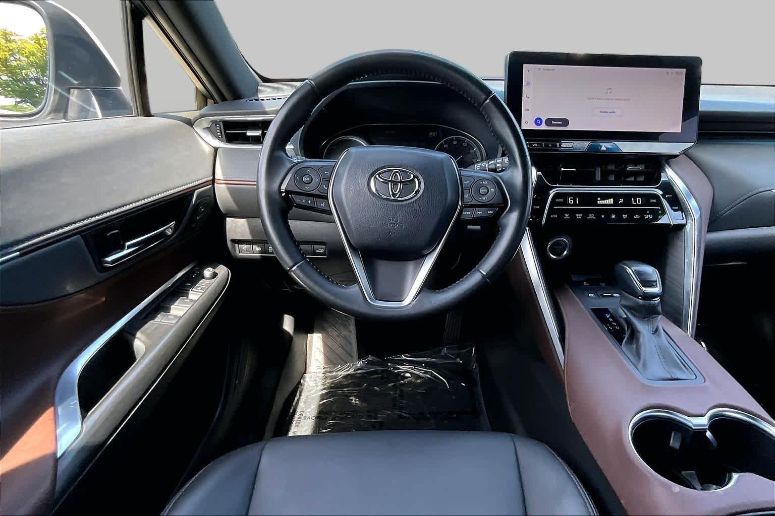 Used 2023 Wind Chill Pearl Toyota XLE image 6