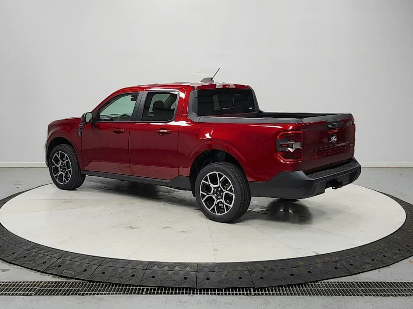 New 2026 Ruby Red Metallic Tinted Clearcoat Ford Lariat® image 5