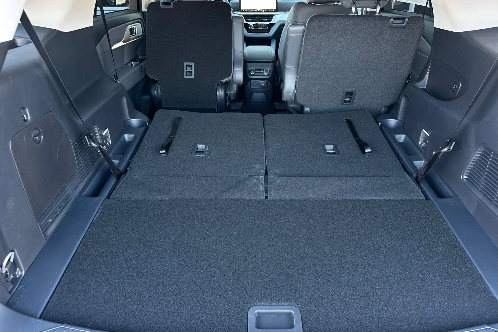 New 2026 Carbonized Gray Metallic Ford Active image 15