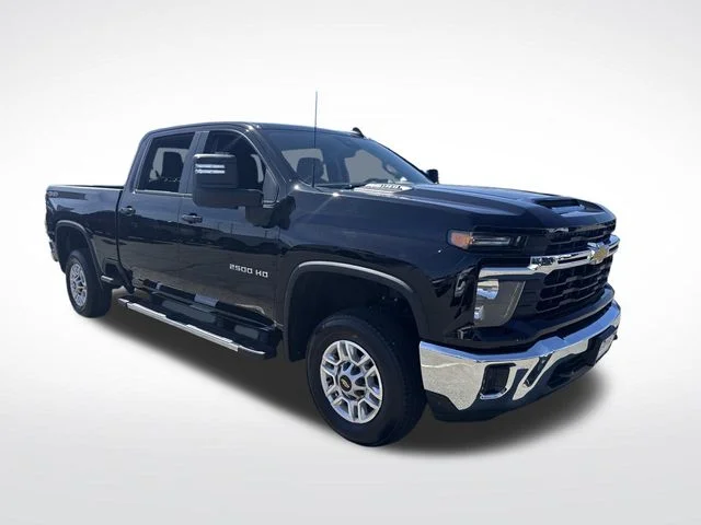 Used 2025 Black Chevrolet LT image 7