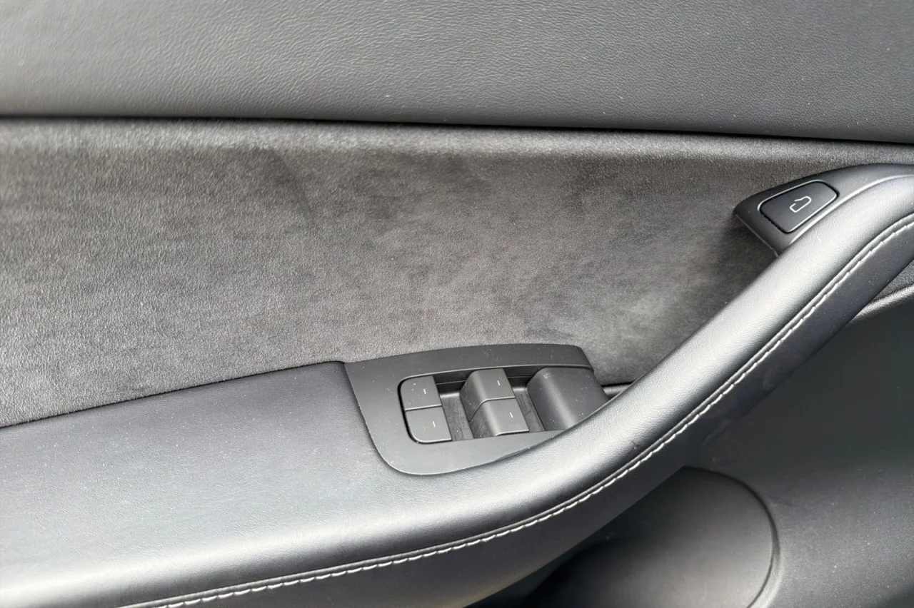Used 2022 BLUE Tesla Performance image 10
