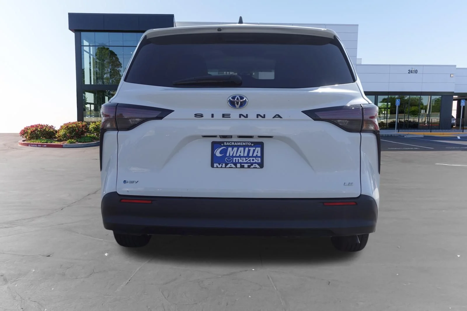Used 2025 Ice Cap Toyota LE image 4