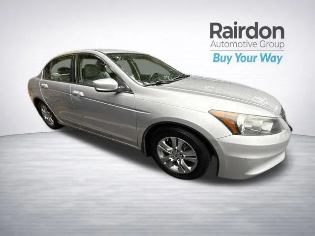 Used 2011 Alabaster Silver Metallic Honda LX-P image 9