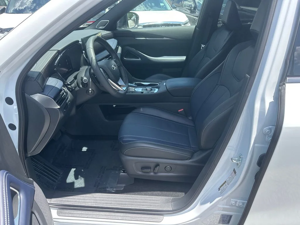 Certified Used 2026 White INFINITI SPORT image 9
