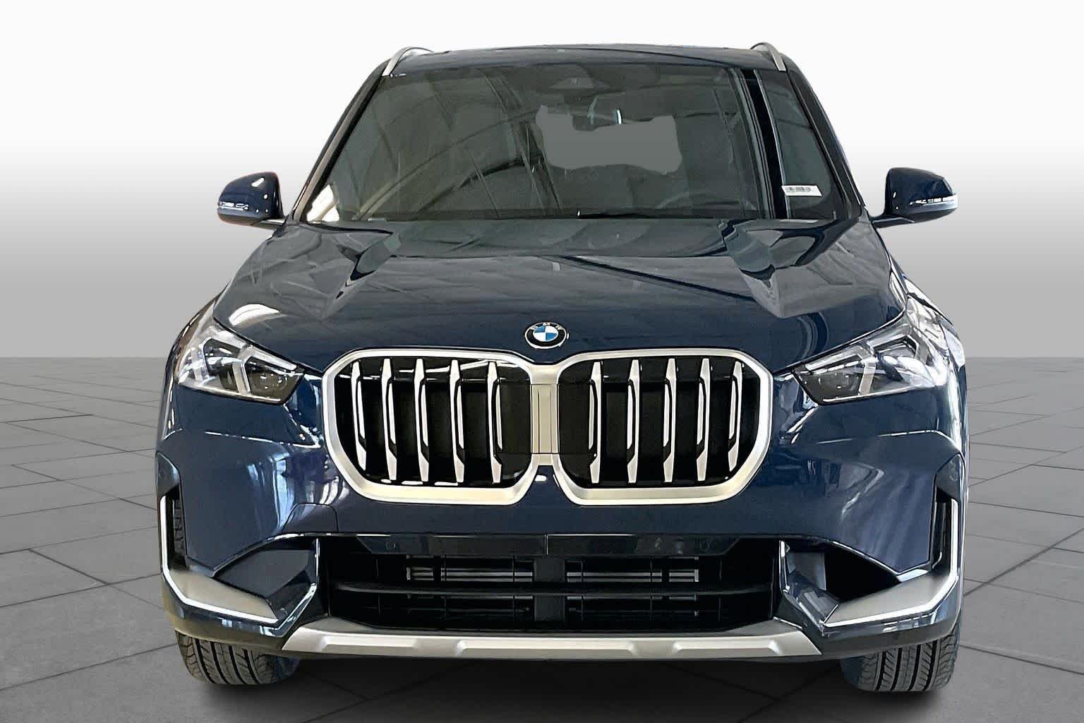 New 2026 Night Dusk Blue Metallic BMW xDrive28i image 3