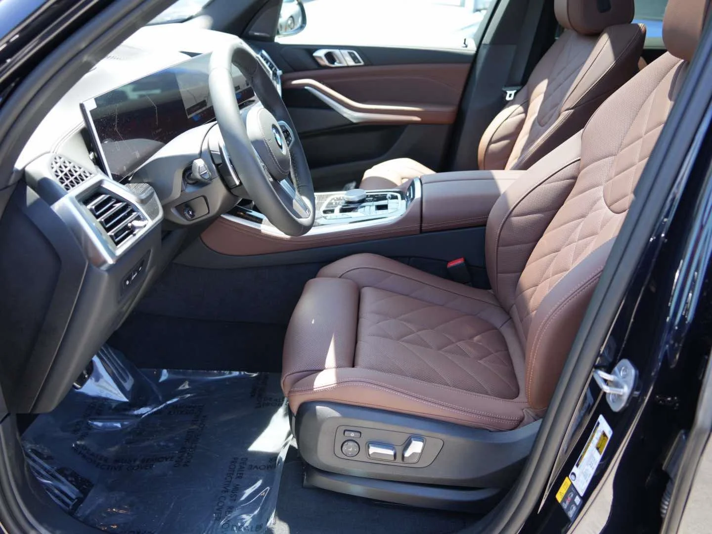 New 2026 Carbon Black Metallic BMW xDrive50e image 14