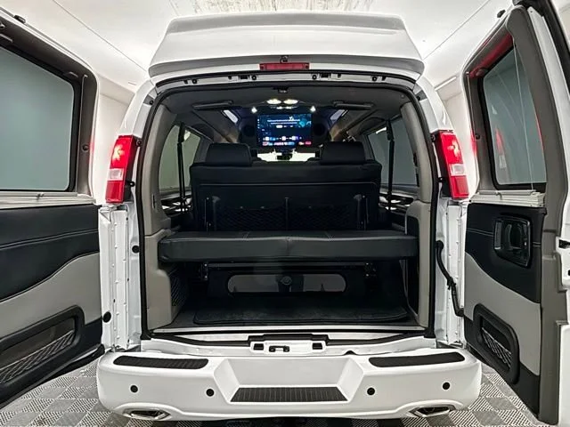 2026 GMC Savana Cargo Work Van - Photo 10