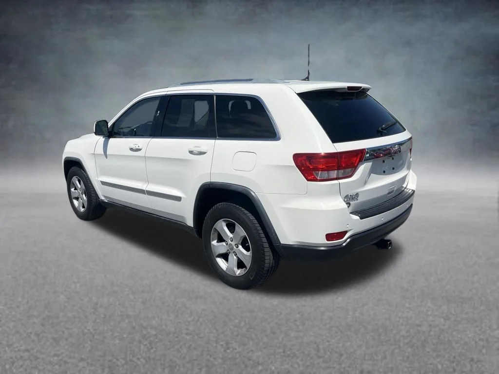 Used 2011 White Jeep Laredo image 3