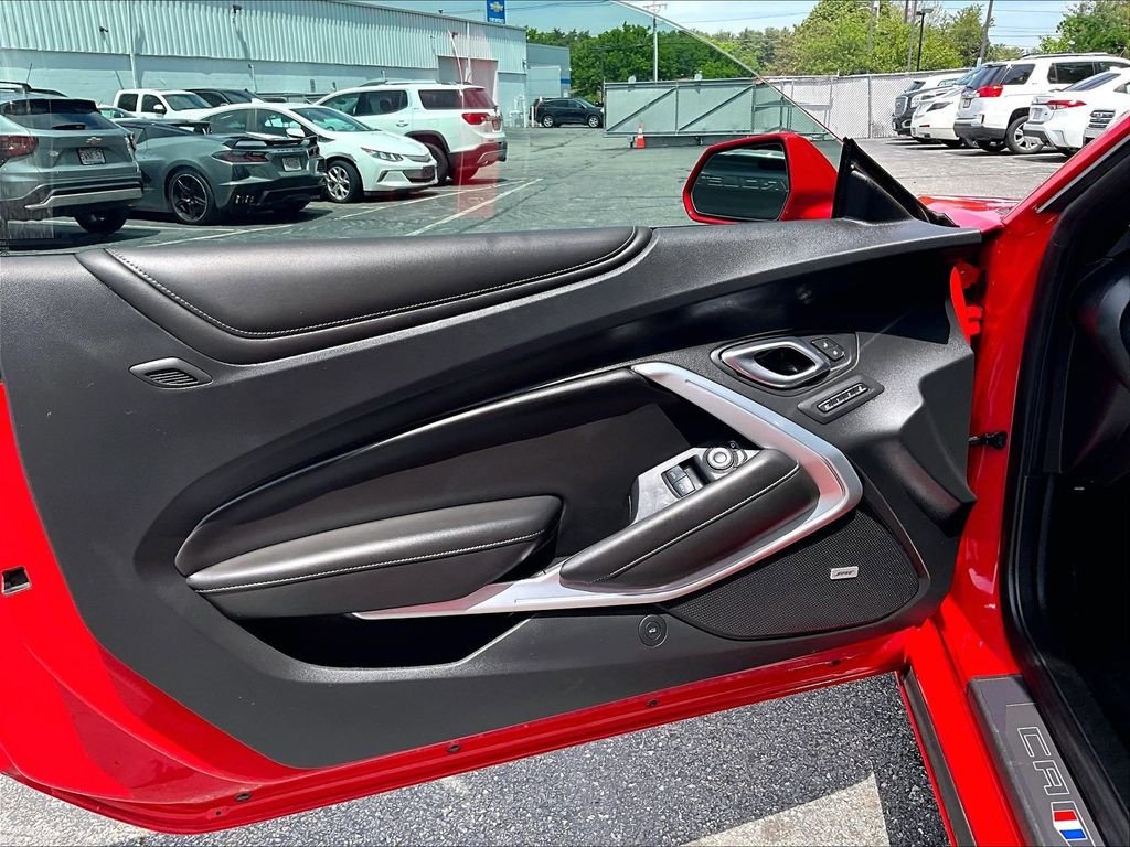 Used 2017 Red Chevrolet SS image 9