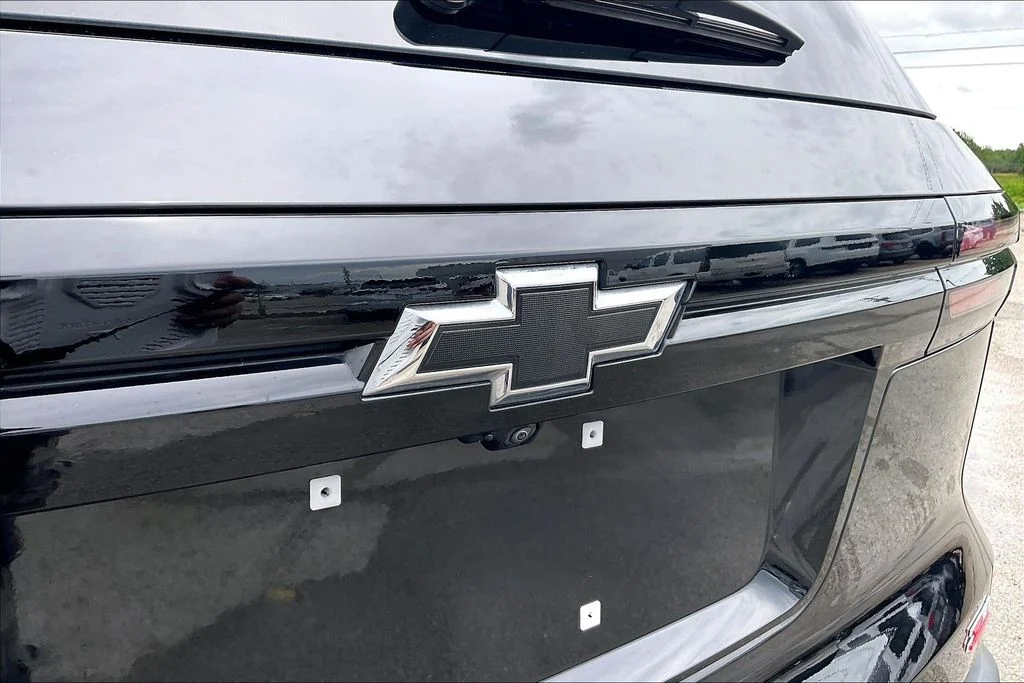 Used 2025 Black Chevrolet Z71 image 27