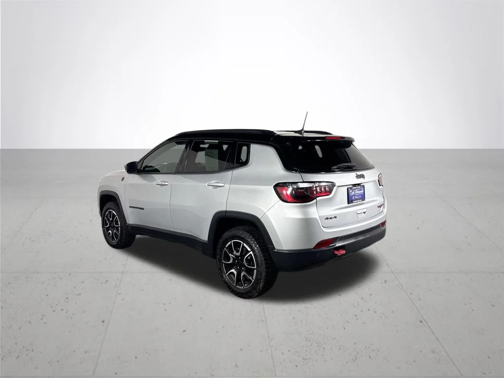 Used 2024 Silver Jeep Trailhawk image 8