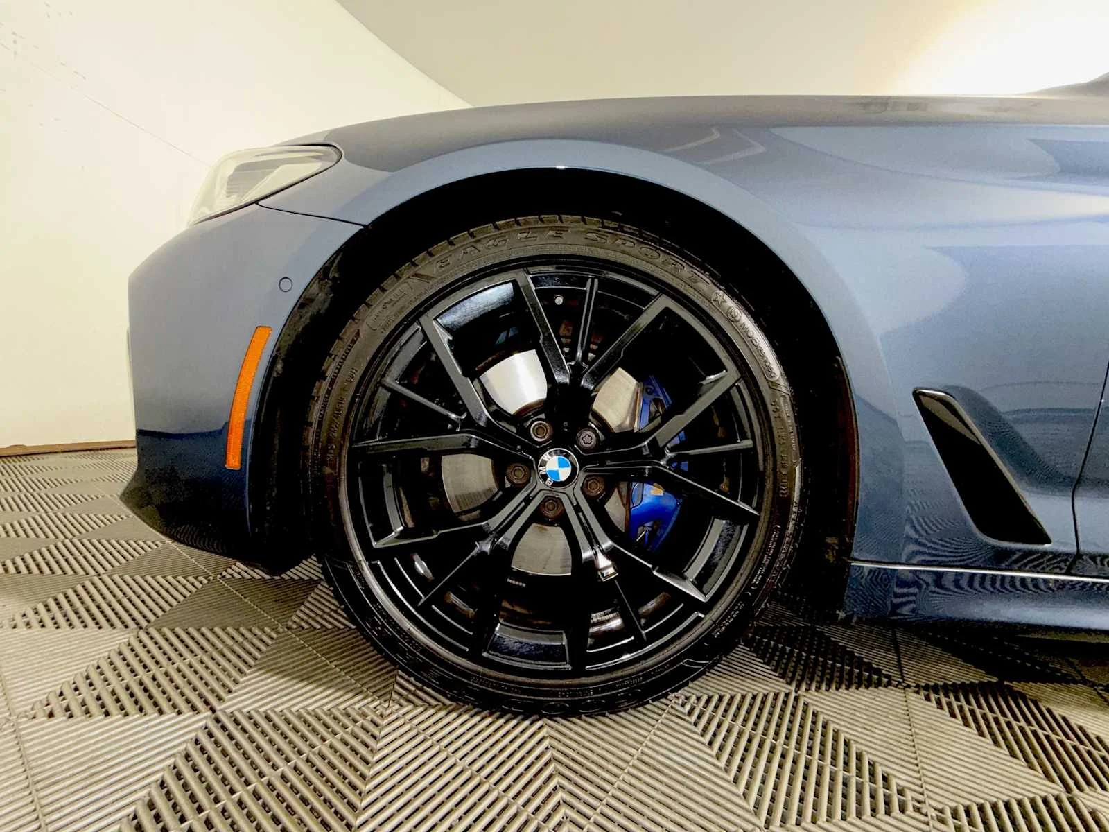 2023 BMW 5 Series 530i - Photo 8