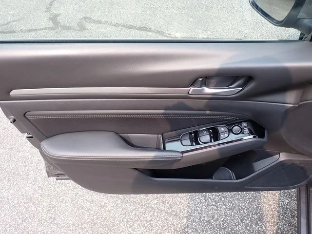 Used 2021 Gray Nissan 2.5 SV image 17