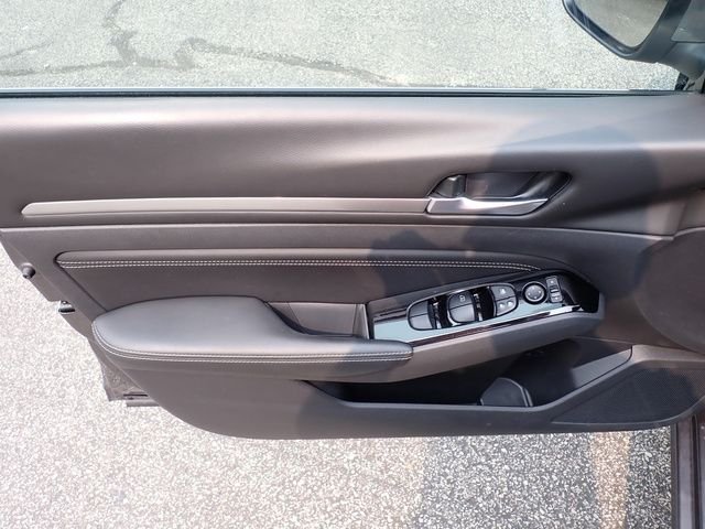 Used 2021 Gray Nissan 2.5 SV image 17
