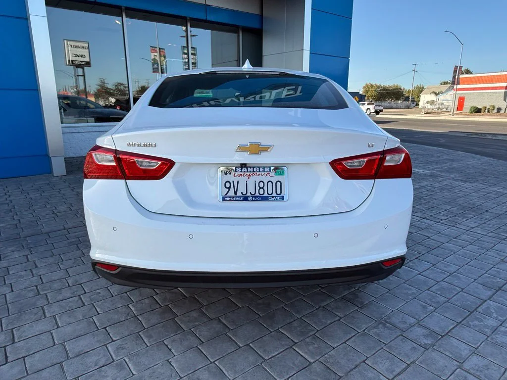 Used 2024 Summit White Chevrolet 1LT image 9