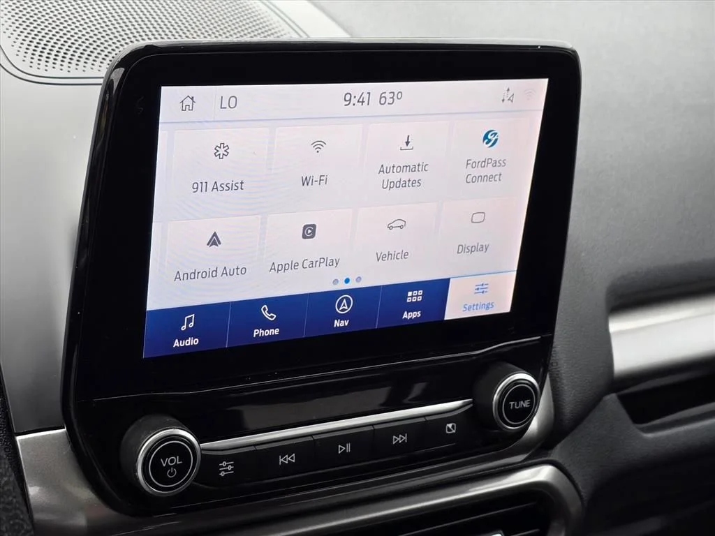 Used 2021 White Ford SE image 21