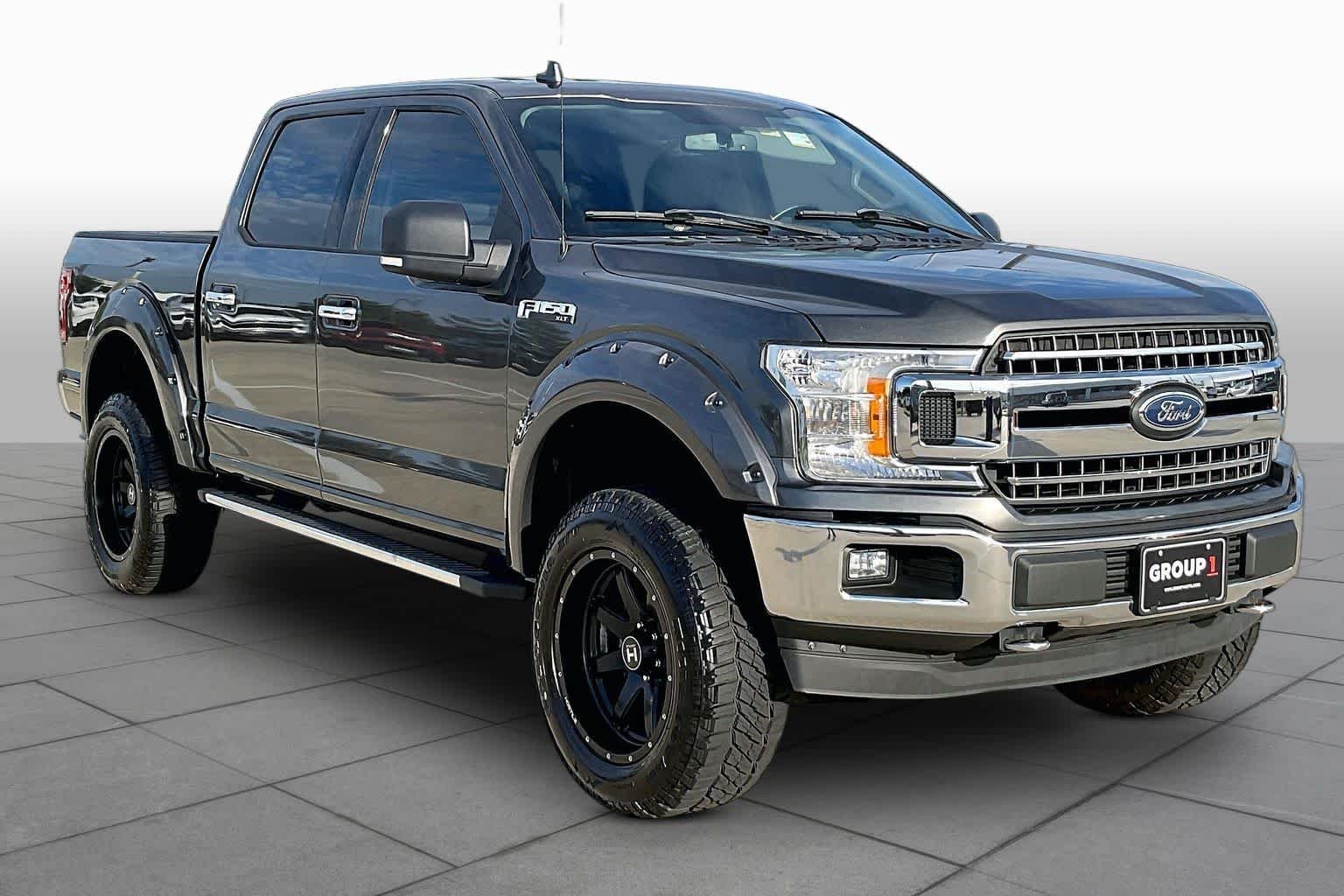 Used 2018 Magnetic Metallic Ford XLT image 3