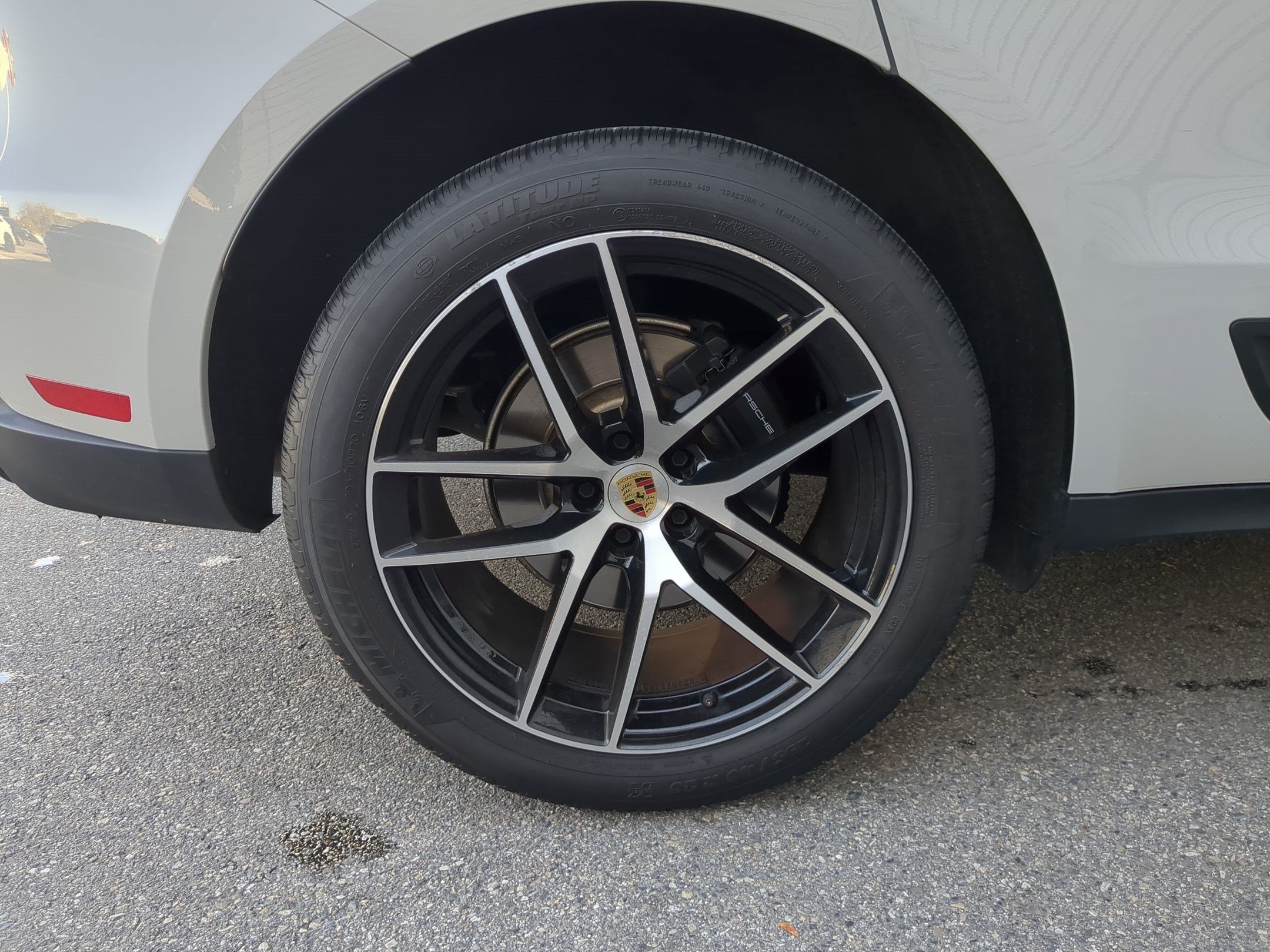 Used 2024 Chalk Porsche AWD image 34