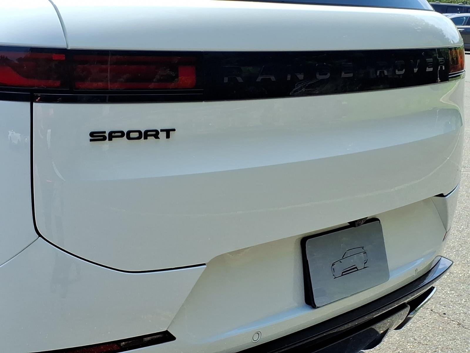 New 2026 Fuji White LAND ROVER Dynamic SE image 19