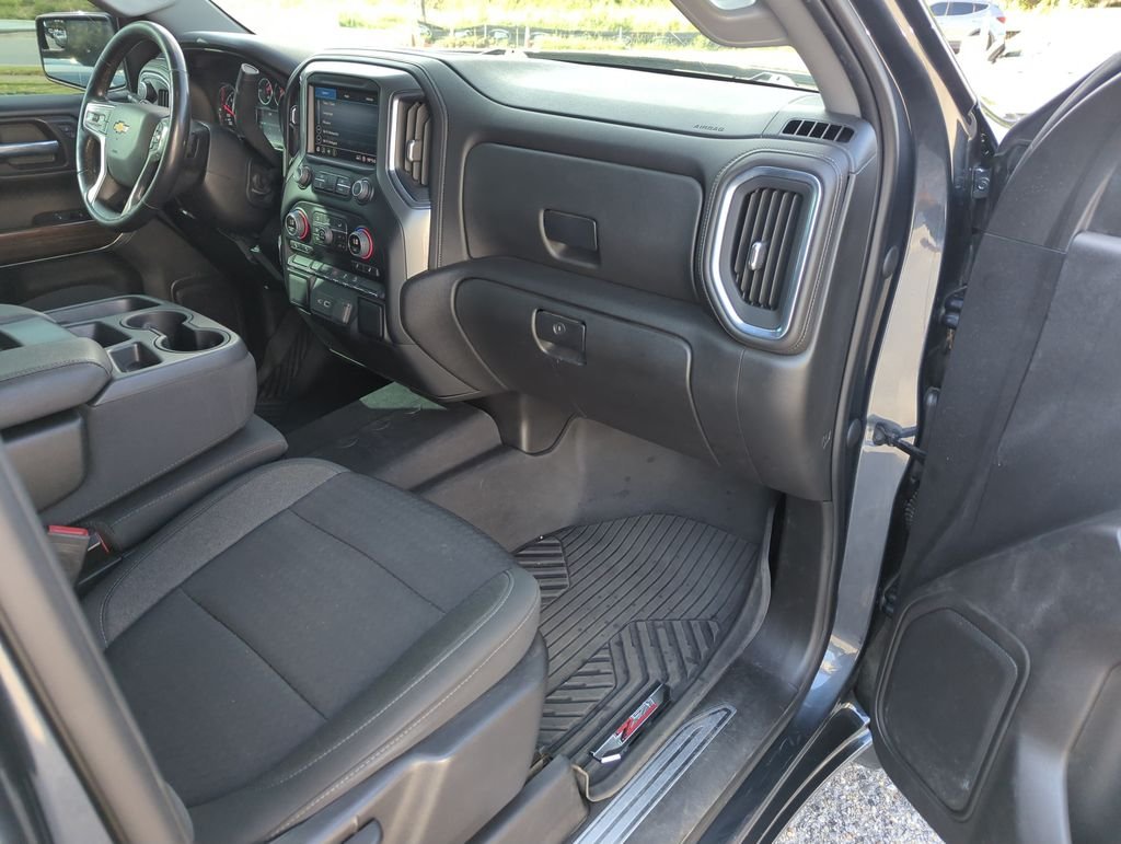 Used 2022 Gray Chevrolet LT image 33
