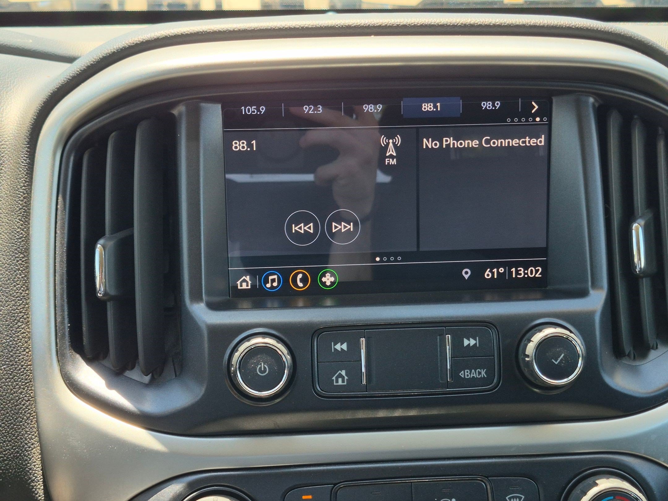 Used 2019 Pacific Blue Metallic Chevrolet 4WD LT image 20
