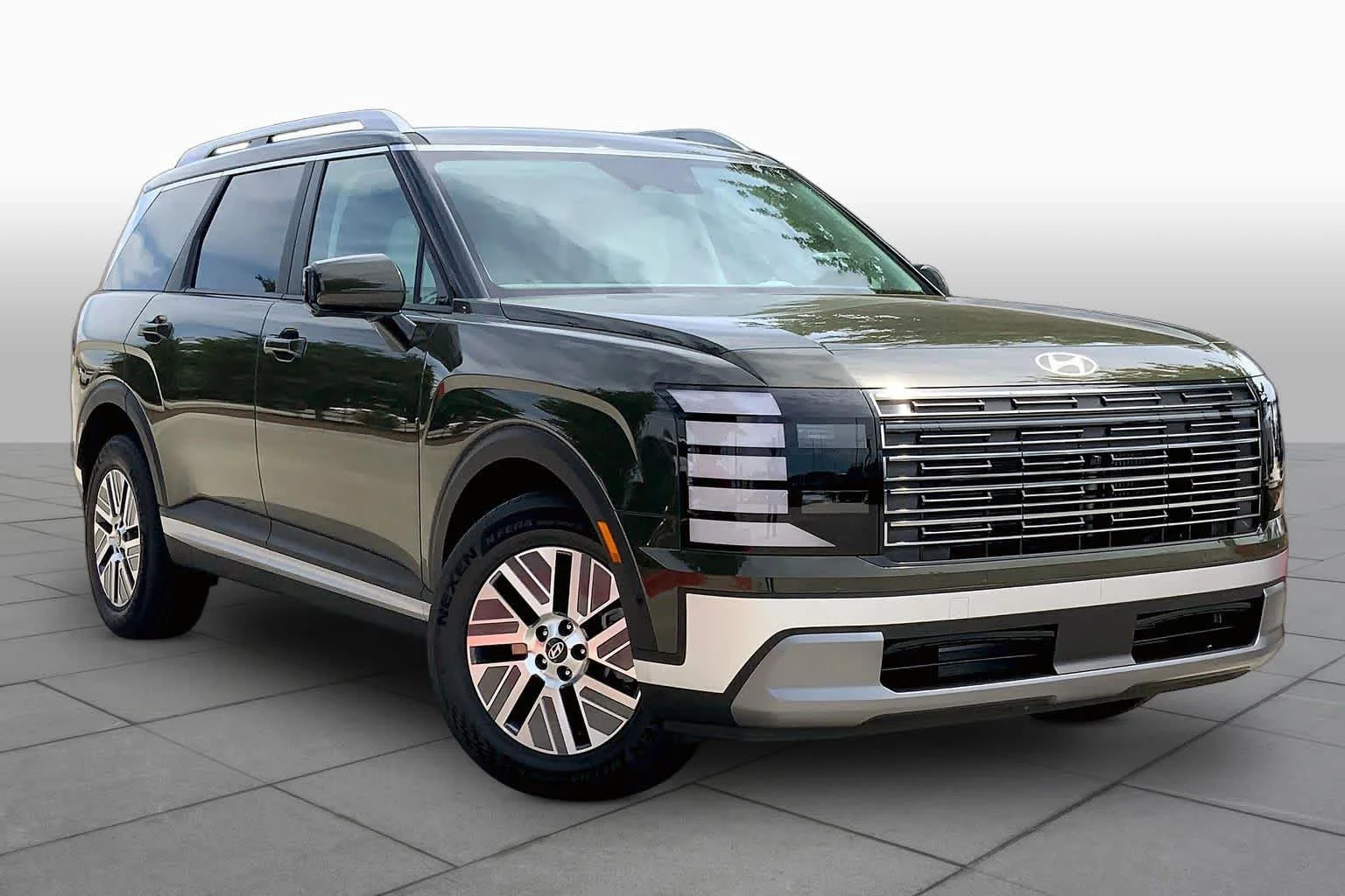 New 2026 Titan Green Hyundai SEL Premium 7P image 2