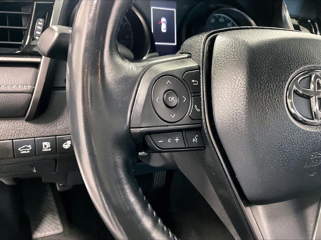 Used 2021 White Toyota SE image 22