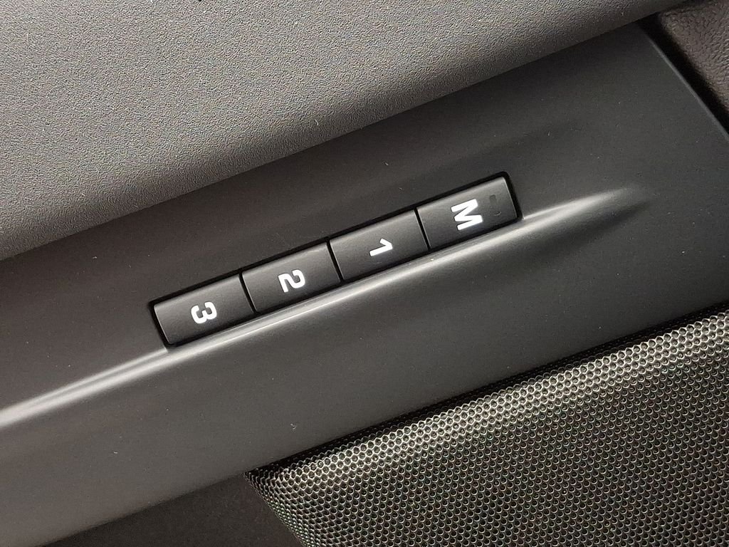 New 2026 Santorini Black Land Rover Dynamic image 20