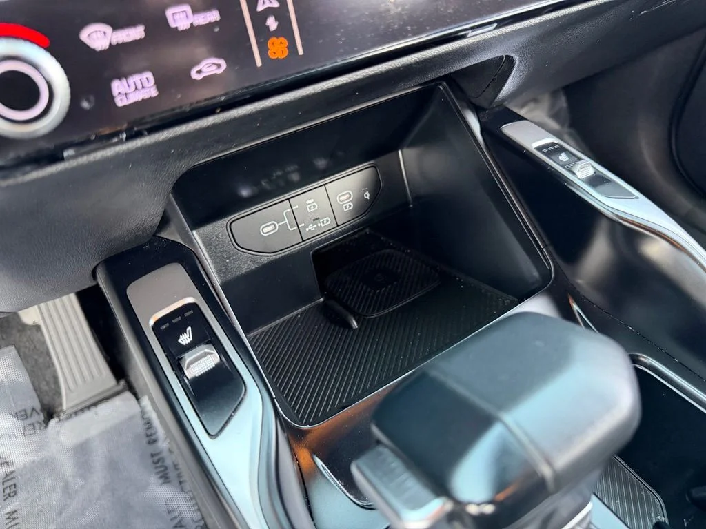 Used 2024 Black Kia X-Line EX image 28