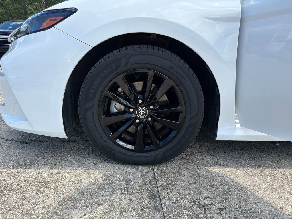 2025 Toyota Camry LE - Photo 27