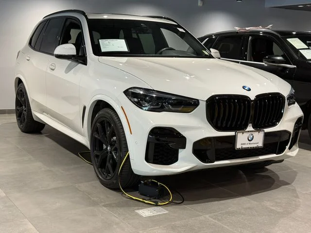 Certified Used 2023 Alpine White BMW xDrive40i image 3