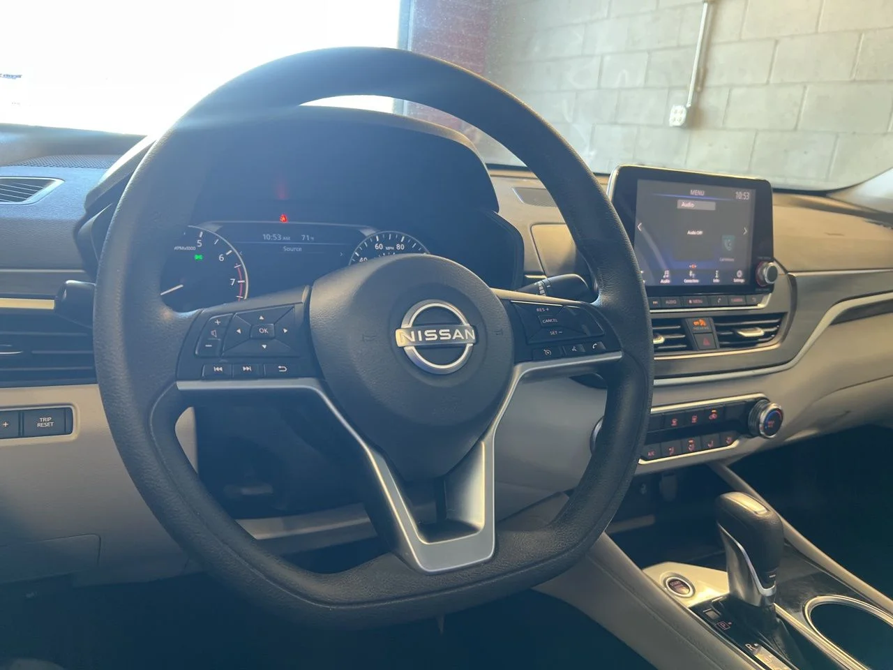 Used 2023 White Nissan 2.5 SV image 28
