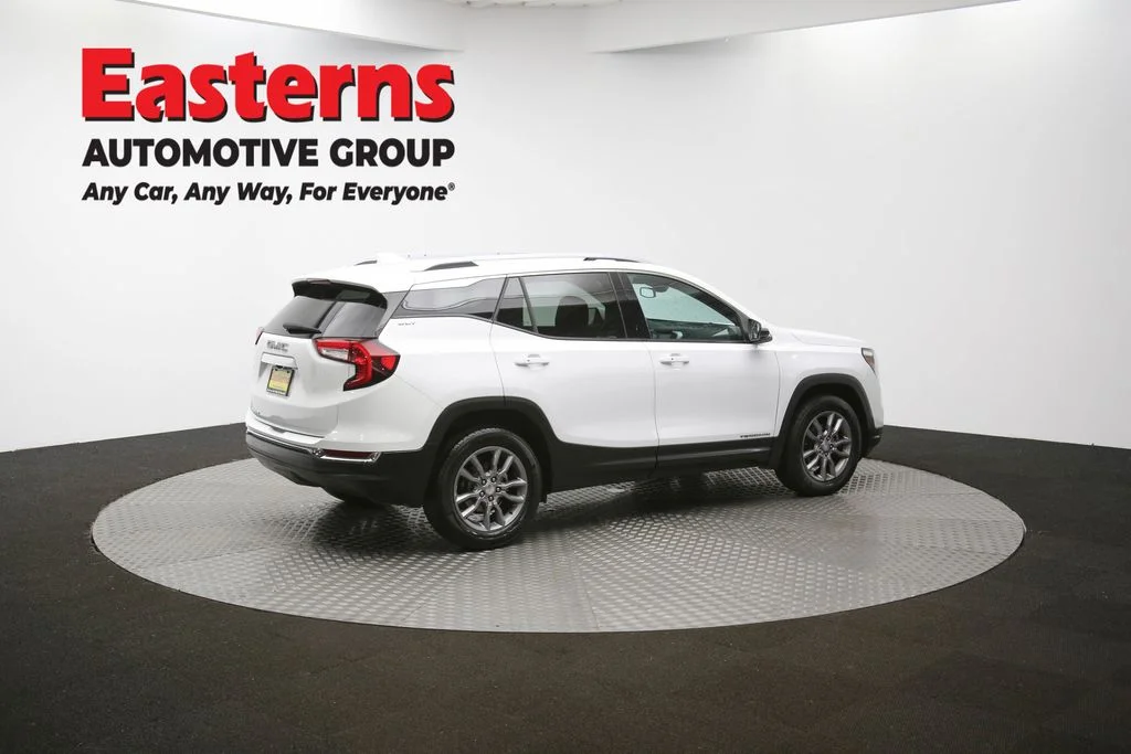 Used 2024 White GMC SLT image 41