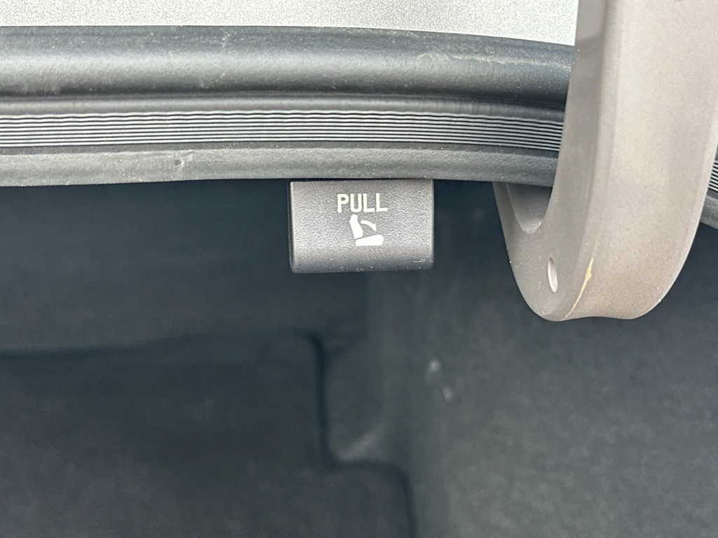 Used 2023 Fluid Metal Hyundai Blue image 34