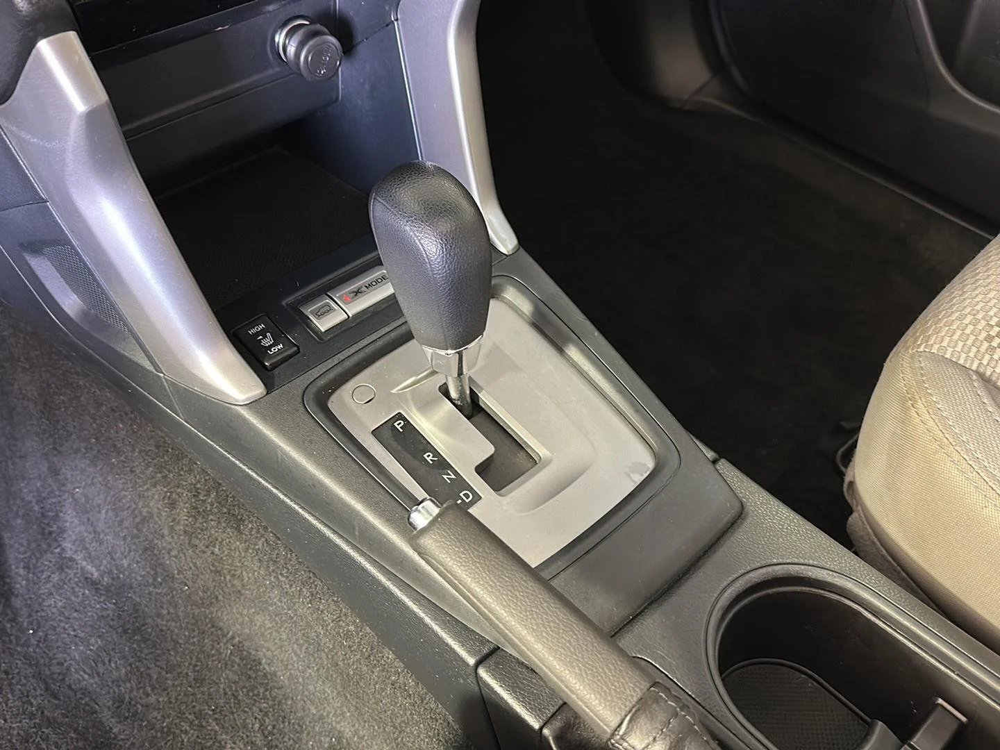 Used 2018 Quartz Blue Pearl Subaru Premium image 21