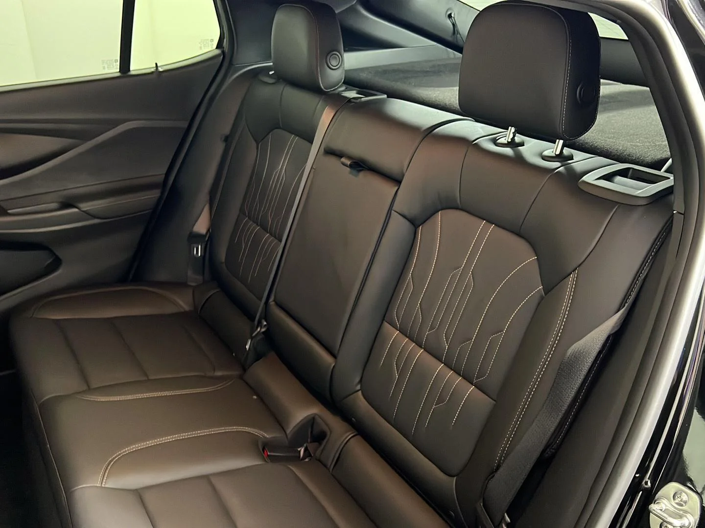 Used 2024 Ebony Twilight Metallic Buick Avenir image 4