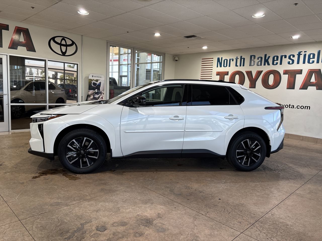 Used 2026 Pearl Toyota XLE Plus image 7