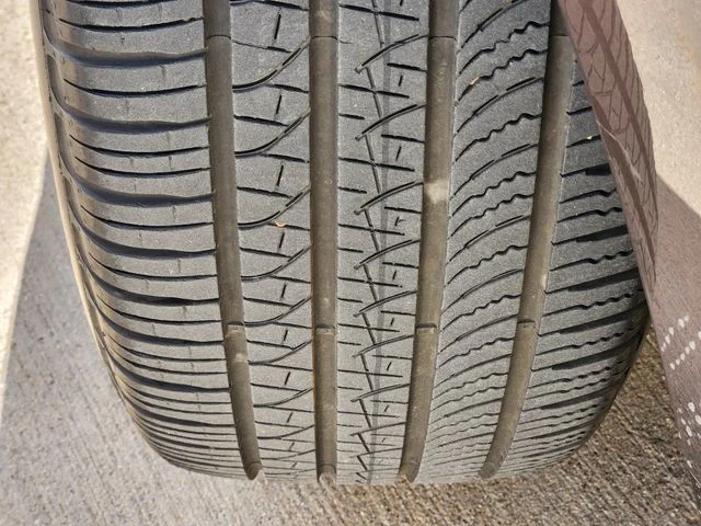 Certified Used 2025 Gray Land Rover Dynamic SE image 11